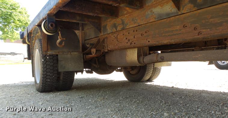 image for item DB1334 2006 Ford F550 Super Duty utility truck with crane