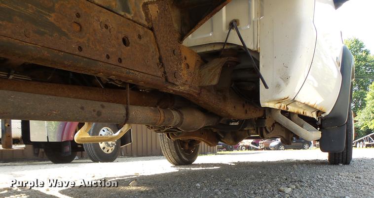 image for item DB1334 2006 Ford F550 Super Duty utility truck with crane