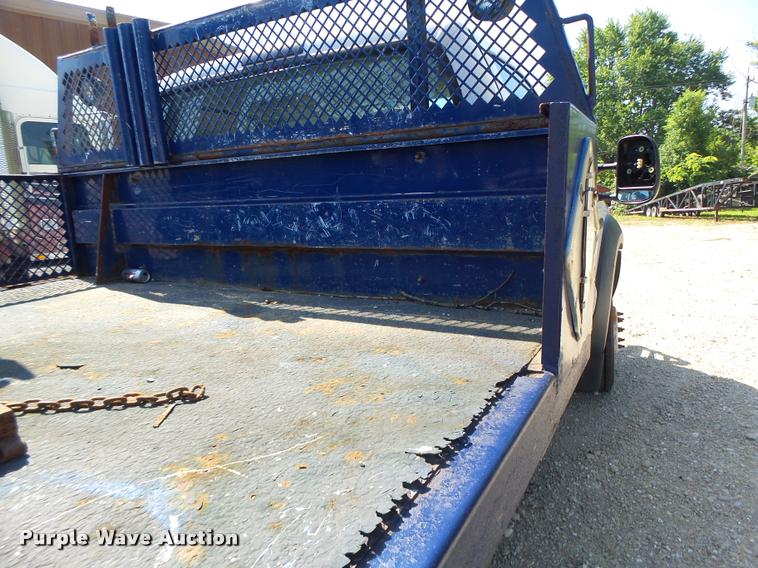 image for item DB1334 2006 Ford F550 Super Duty utility truck with crane