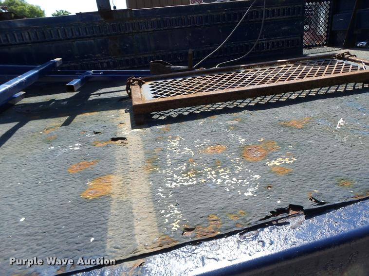 image for item DB1334 2006 Ford F550 Super Duty utility truck with crane