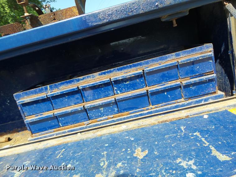 image for item DB1334 2006 Ford F550 Super Duty utility truck with crane