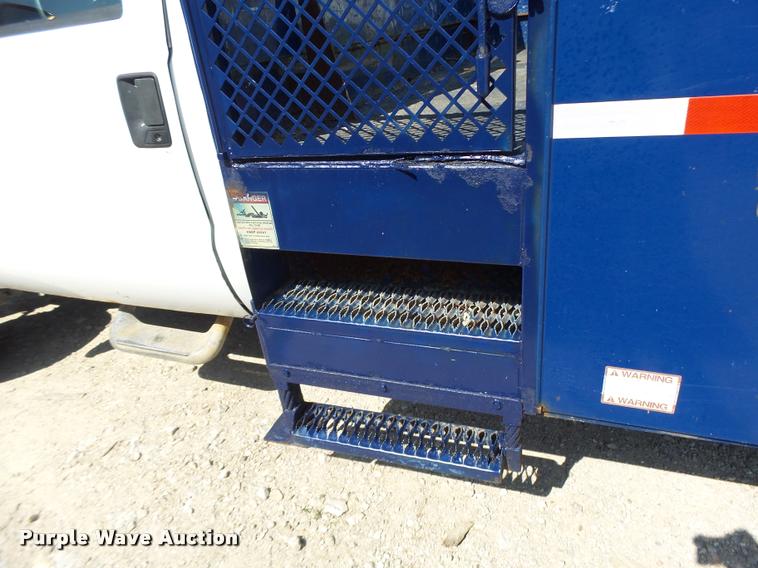 image for item DB1334 2006 Ford F550 Super Duty utility truck with crane