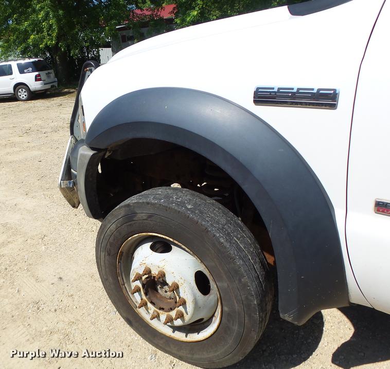 image for item DB1334 2006 Ford F550 Super Duty utility truck with crane