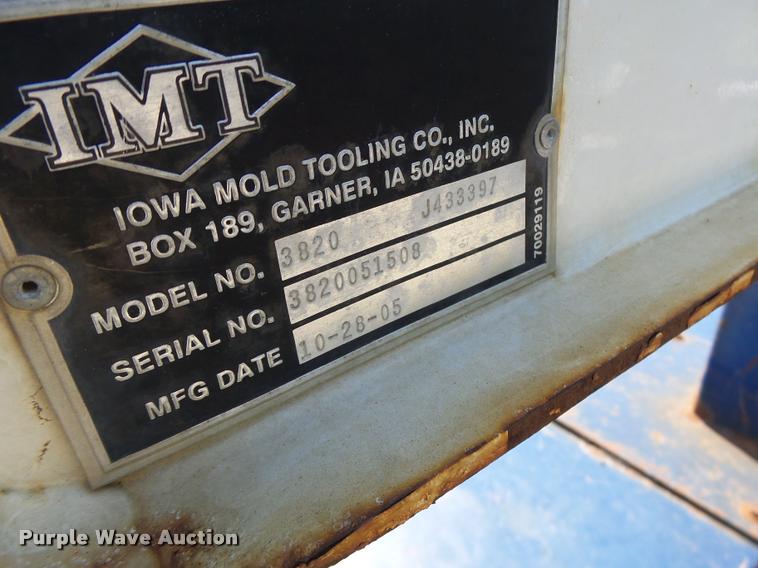 image for item DB1334 2006 Ford F550 Super Duty utility truck with crane