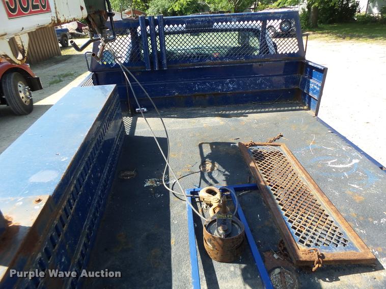 image for item DB1334 2006 Ford F550 Super Duty utility truck with crane