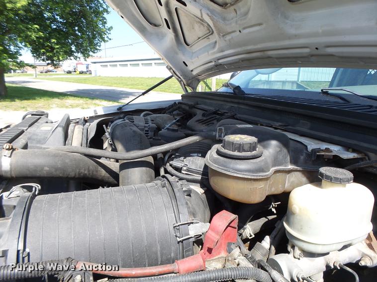 image for item DB1334 2006 Ford F550 Super Duty utility truck with crane