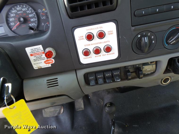 image for item DB1334 2006 Ford F550 Super Duty utility truck with crane