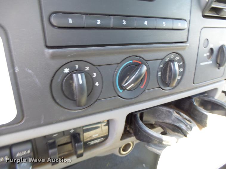 image for item DB1334 2006 Ford F550 Super Duty utility truck with crane