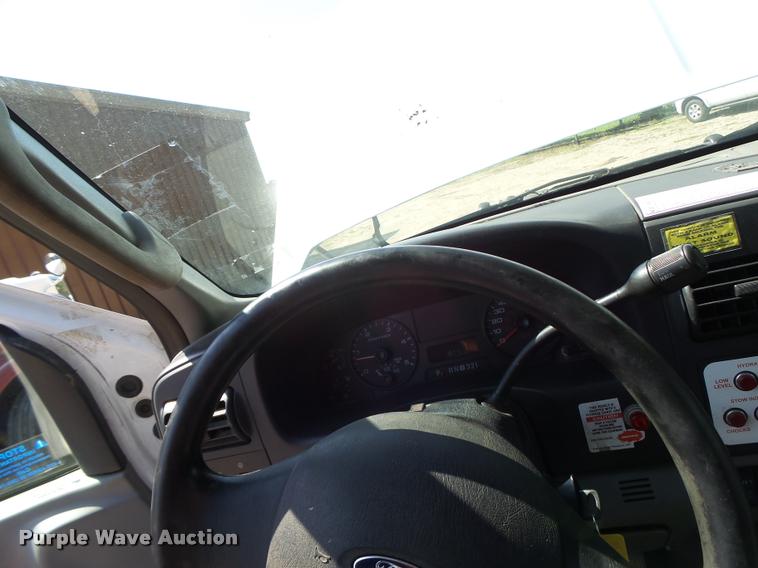 image for item DB1334 2006 Ford F550 Super Duty utility truck with crane