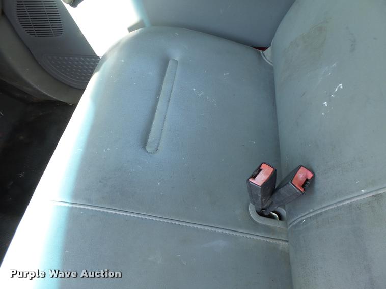 image for item DB1334 2006 Ford F550 Super Duty utility truck with crane