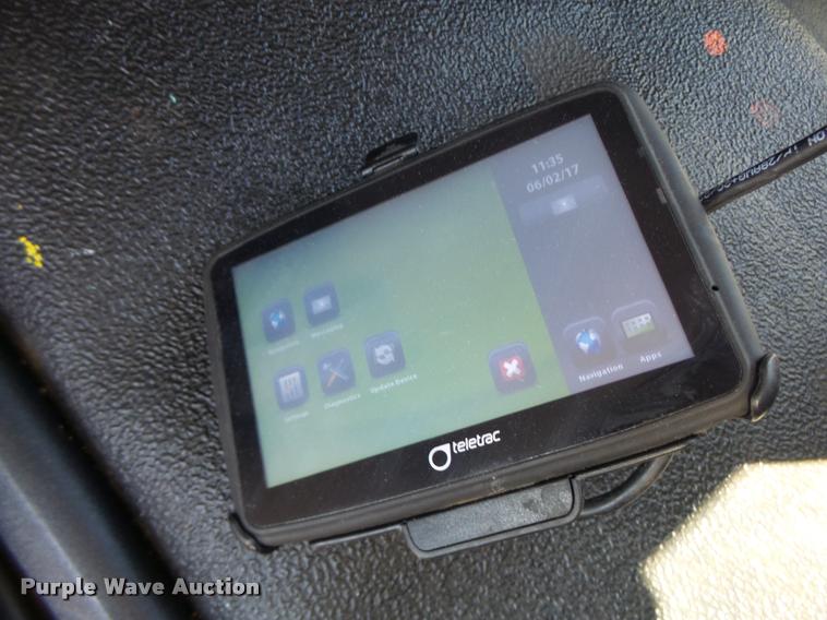 image for item DB1334 2006 Ford F550 Super Duty utility truck with crane