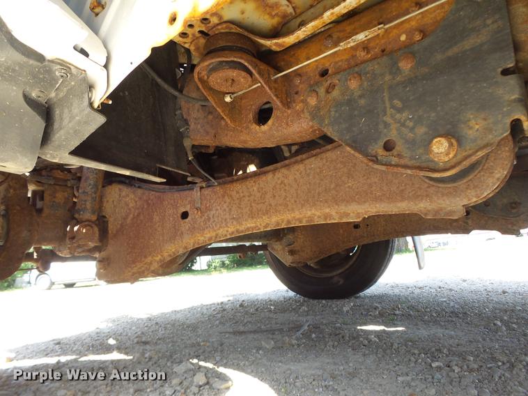 image for item DB1334 2006 Ford F550 Super Duty utility truck with crane