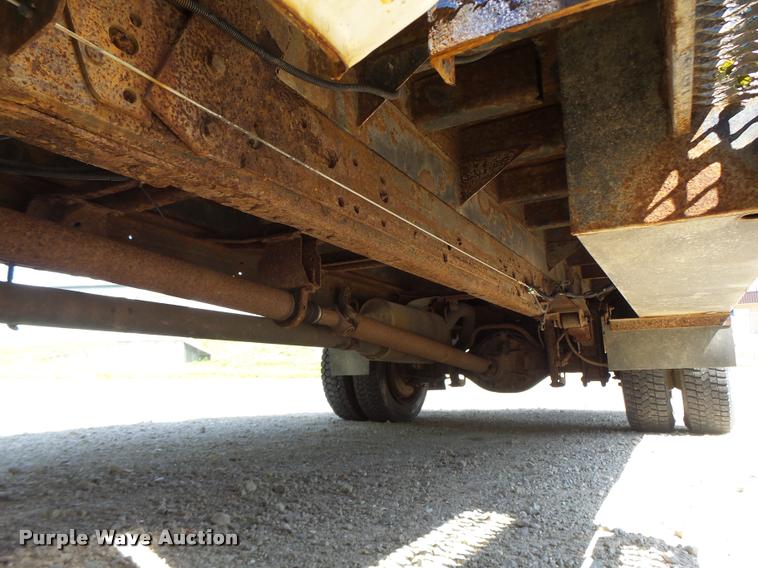 image for item DB1334 2006 Ford F550 Super Duty utility truck with crane