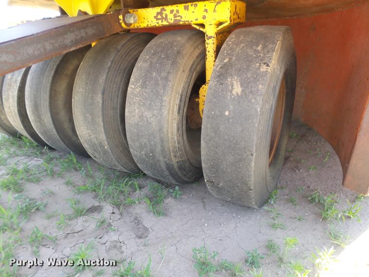 image for item DB2627 Hercules PT-13 pneumatic roller