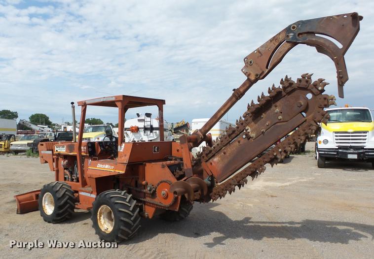 image for item DB4035 1985 Ditch Witch 6510DD trencher