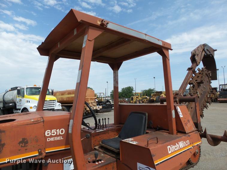 image for item DB4035 1985 Ditch Witch 6510DD trencher