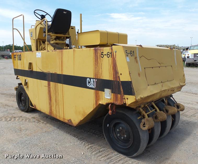 image for item DB4038 1992 Caterpillar PS-180 pneumatic roller
