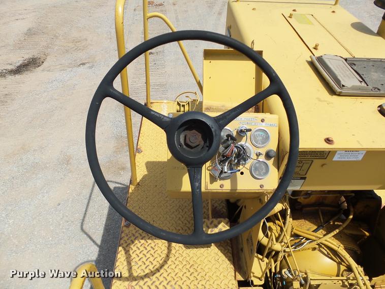 image for item DB4038 1992 Caterpillar PS-180 pneumatic roller