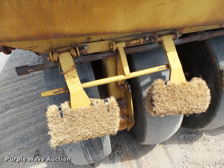 image for item DB4038 1992 Caterpillar PS-180 pneumatic roller