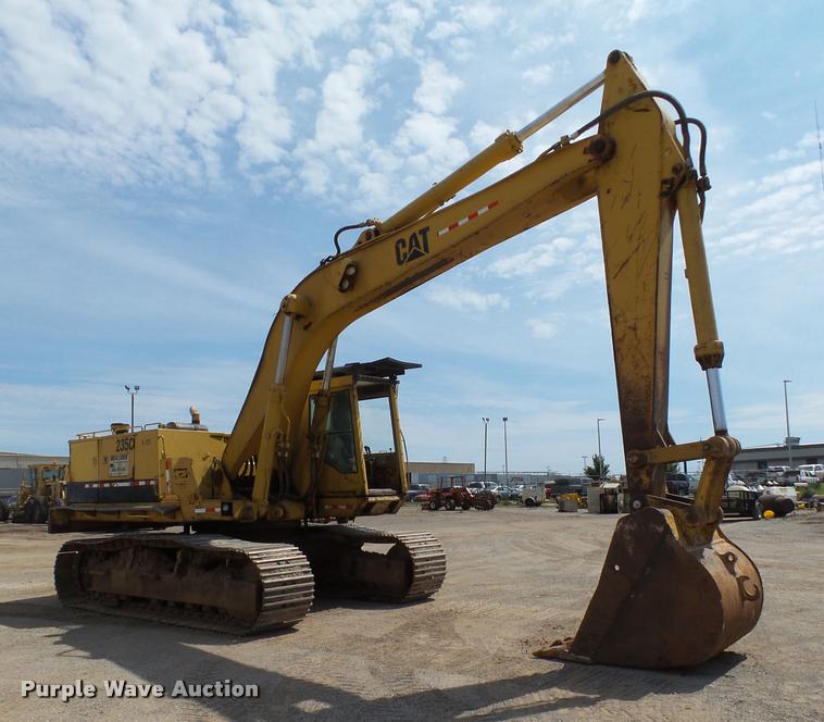 image for item DB4040 1990 Caterpillar 235C excavator