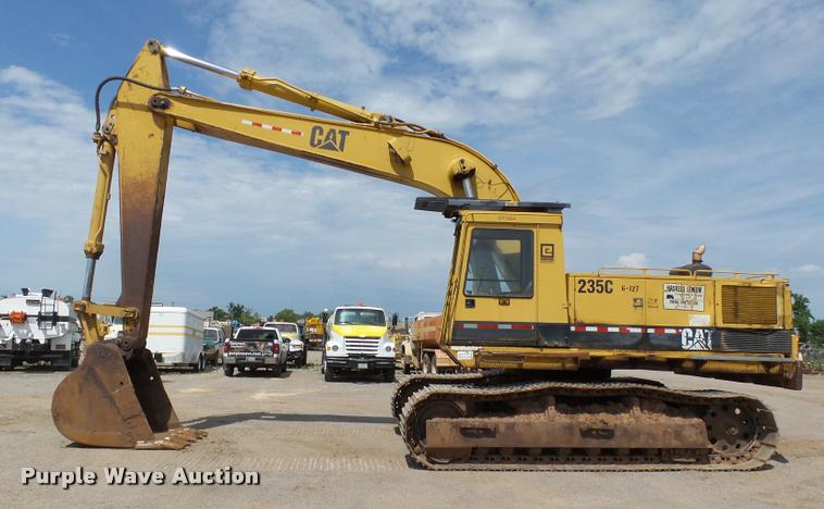 image for item DB4040 1990 Caterpillar 235C excavator