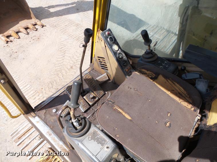 image for item DB4040 1990 Caterpillar 235C excavator