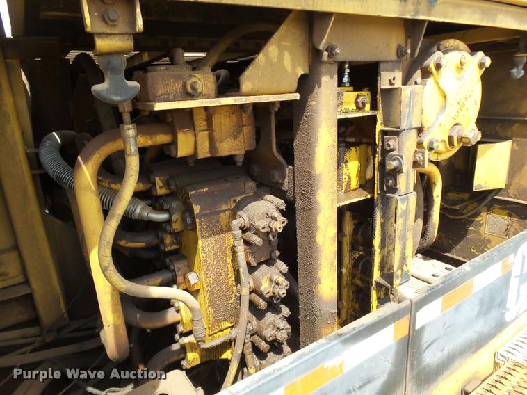 image for item DB4040 1990 Caterpillar 235C excavator