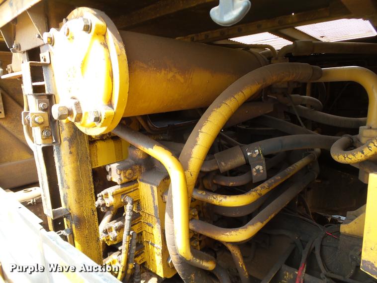 image for item DB4040 1990 Caterpillar 235C excavator