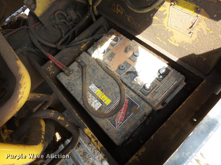 image for item DB4040 1990 Caterpillar 235C excavator