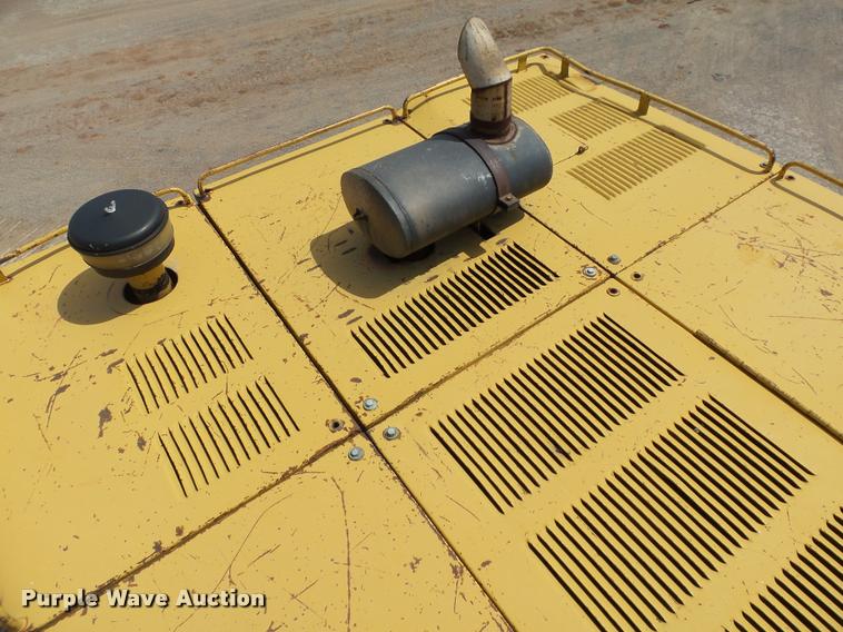 image for item DB4040 1990 Caterpillar 235C excavator