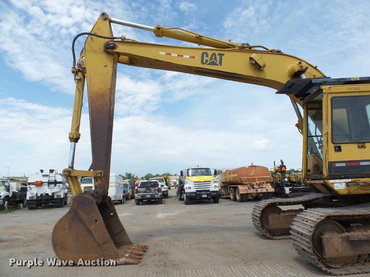 image for item DB4040 1990 Caterpillar 235C excavator