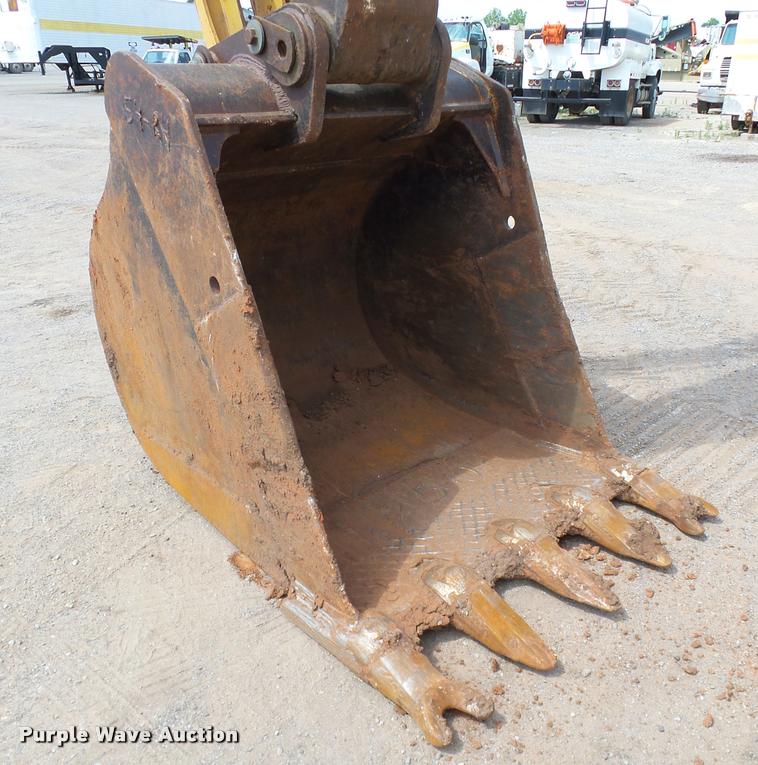 image for item DB4040 1990 Caterpillar 235C excavator