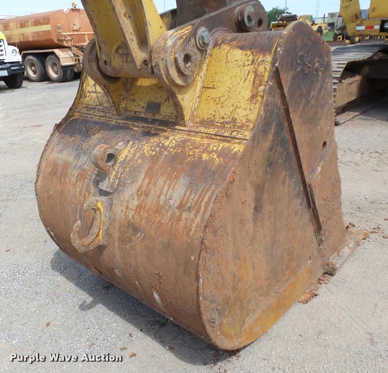image for item DB4040 1990 Caterpillar 235C excavator