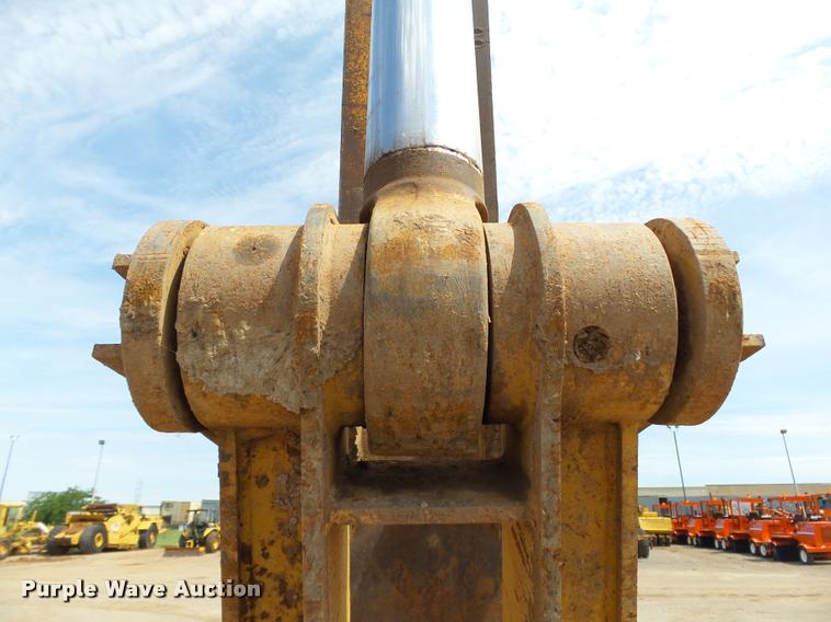 image for item DB4040 1990 Caterpillar 235C excavator