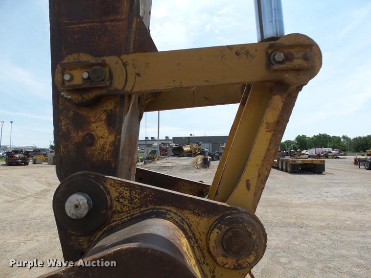 image for item DB4040 1990 Caterpillar 235C excavator