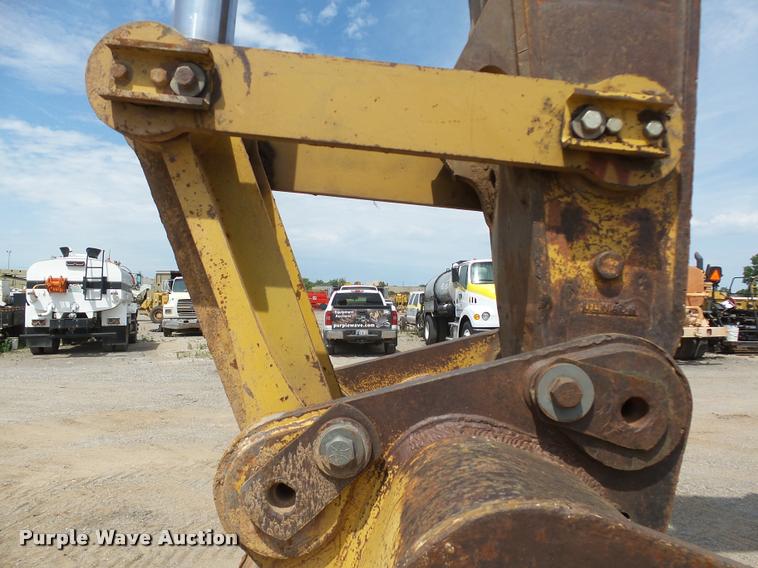 image for item DB4040 1990 Caterpillar 235C excavator