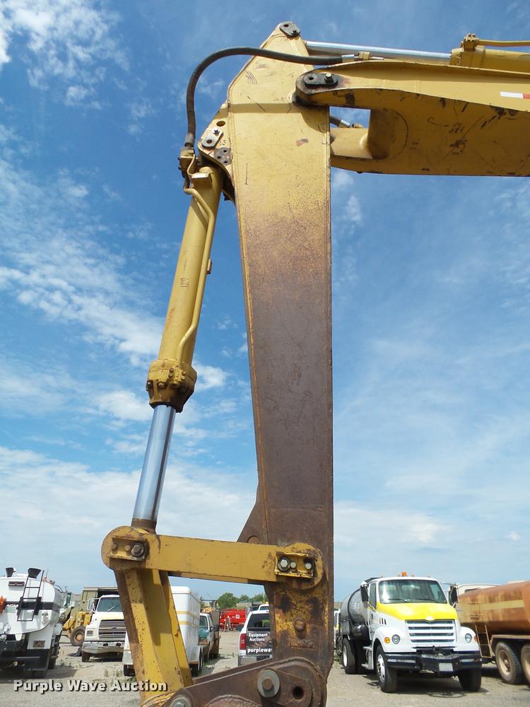 image for item DB4040 1990 Caterpillar 235C excavator