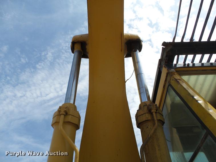 image for item DB4040 1990 Caterpillar 235C excavator