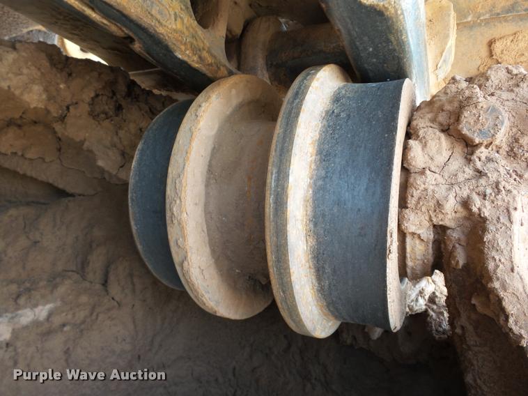 image for item DB4040 1990 Caterpillar 235C excavator