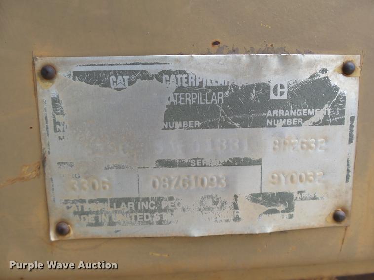 image for item DB4040 1990 Caterpillar 235C excavator