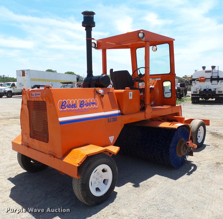 image for item DB4041 1994 Broce RJ300 broom