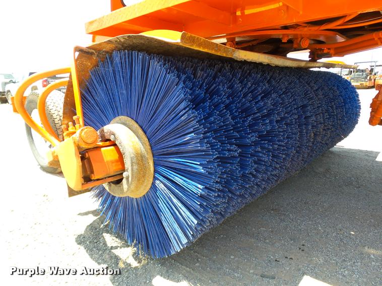 image for item DB4041 1994 Broce RJ300 broom