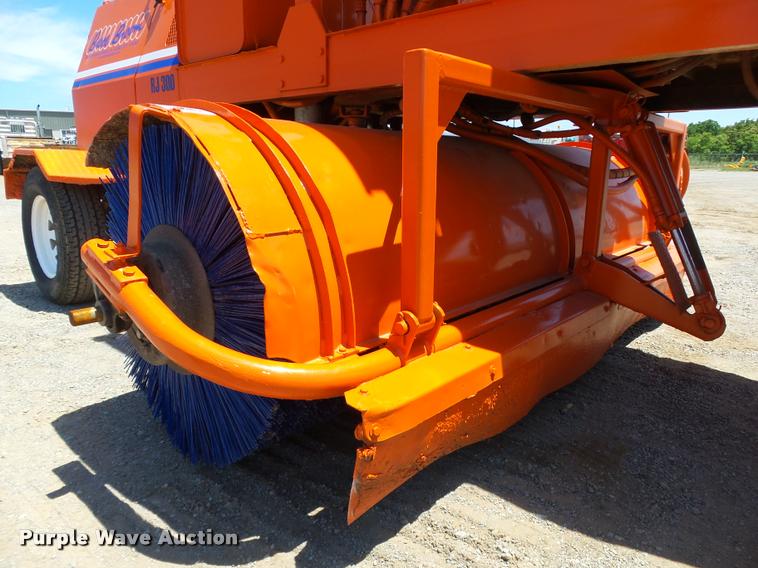 image for item DB4042 1992 Broce RJ300 broom