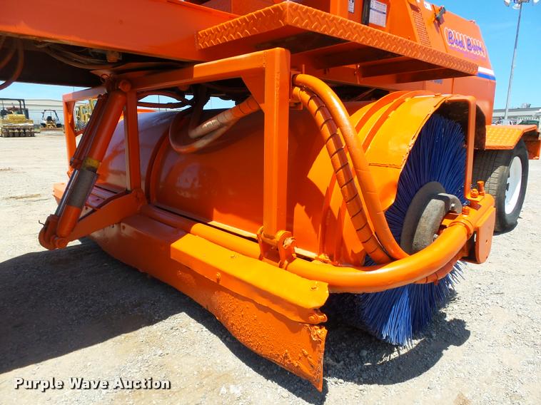 image for item DB4042 1992 Broce RJ300 broom