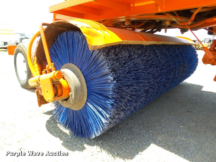 image for item DB4042 1992 Broce RJ300 broom