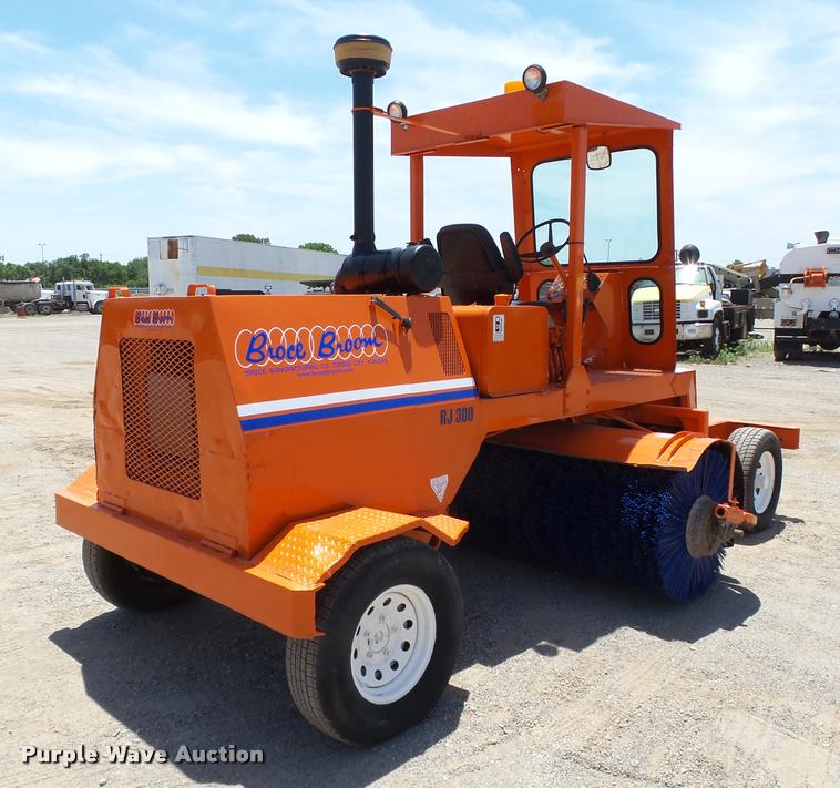 image for item DB4043 1995 Broce RJ300 broom