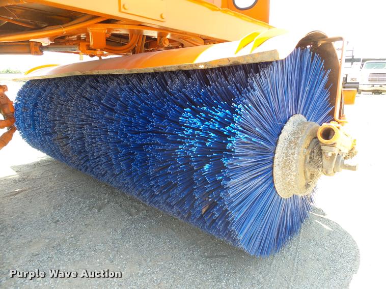 image for item DB4043 1995 Broce RJ300 broom