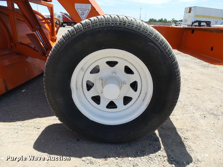 image for item DB4043 1995 Broce RJ300 broom