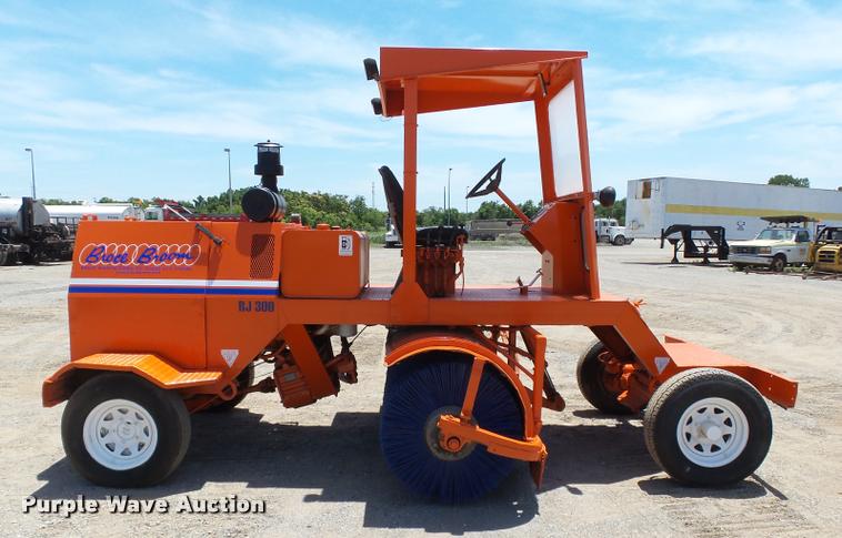 image for item DB4044 1992 Broce RJ300 broom