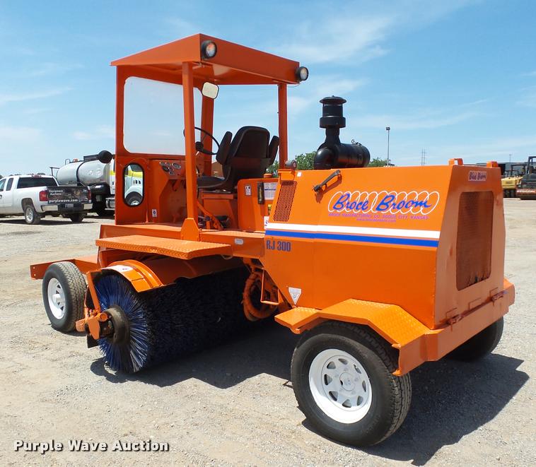 image for item DB4044 1992 Broce RJ300 broom